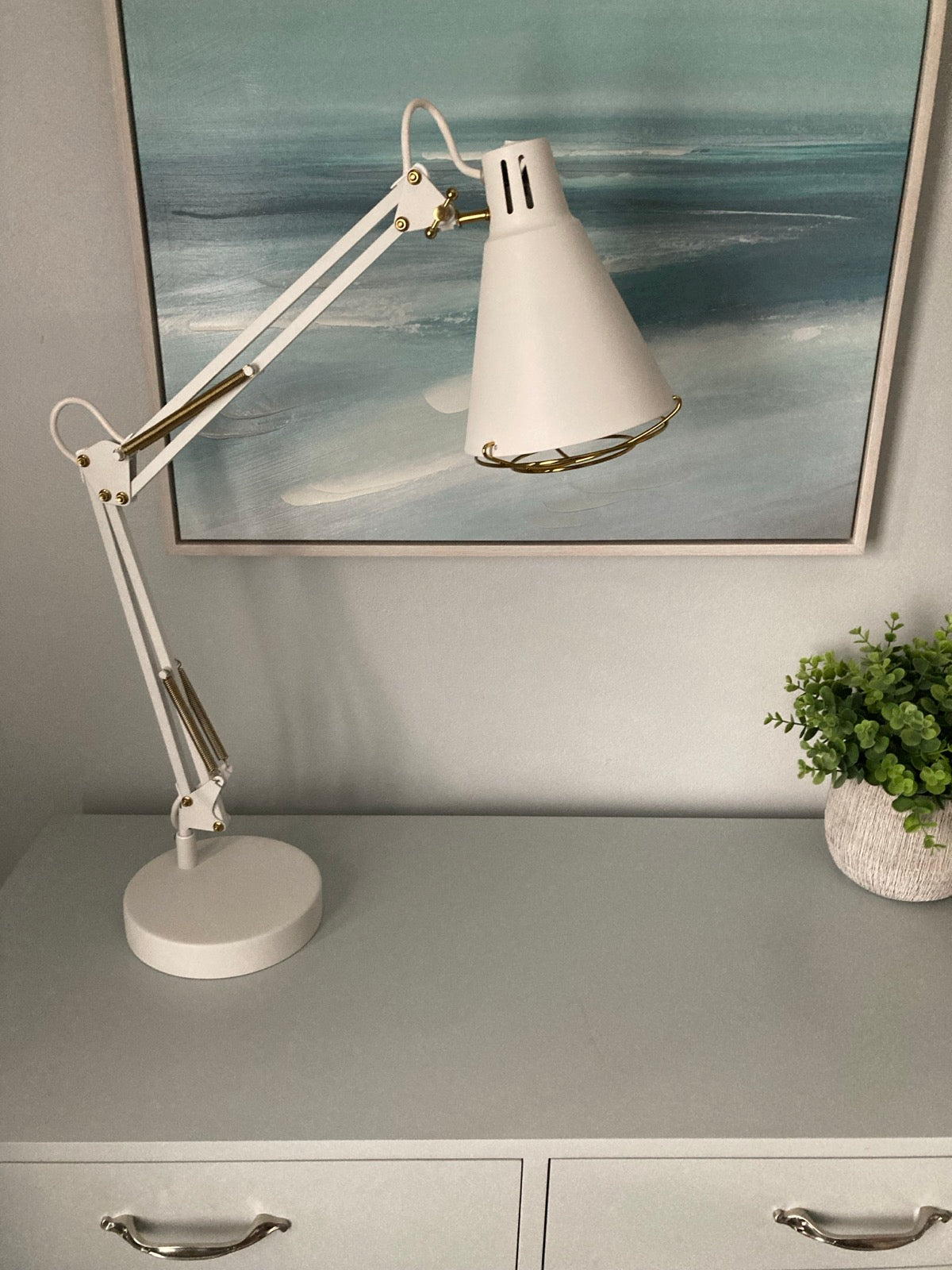 Jovial™ Shielded 150W Desk Lamp