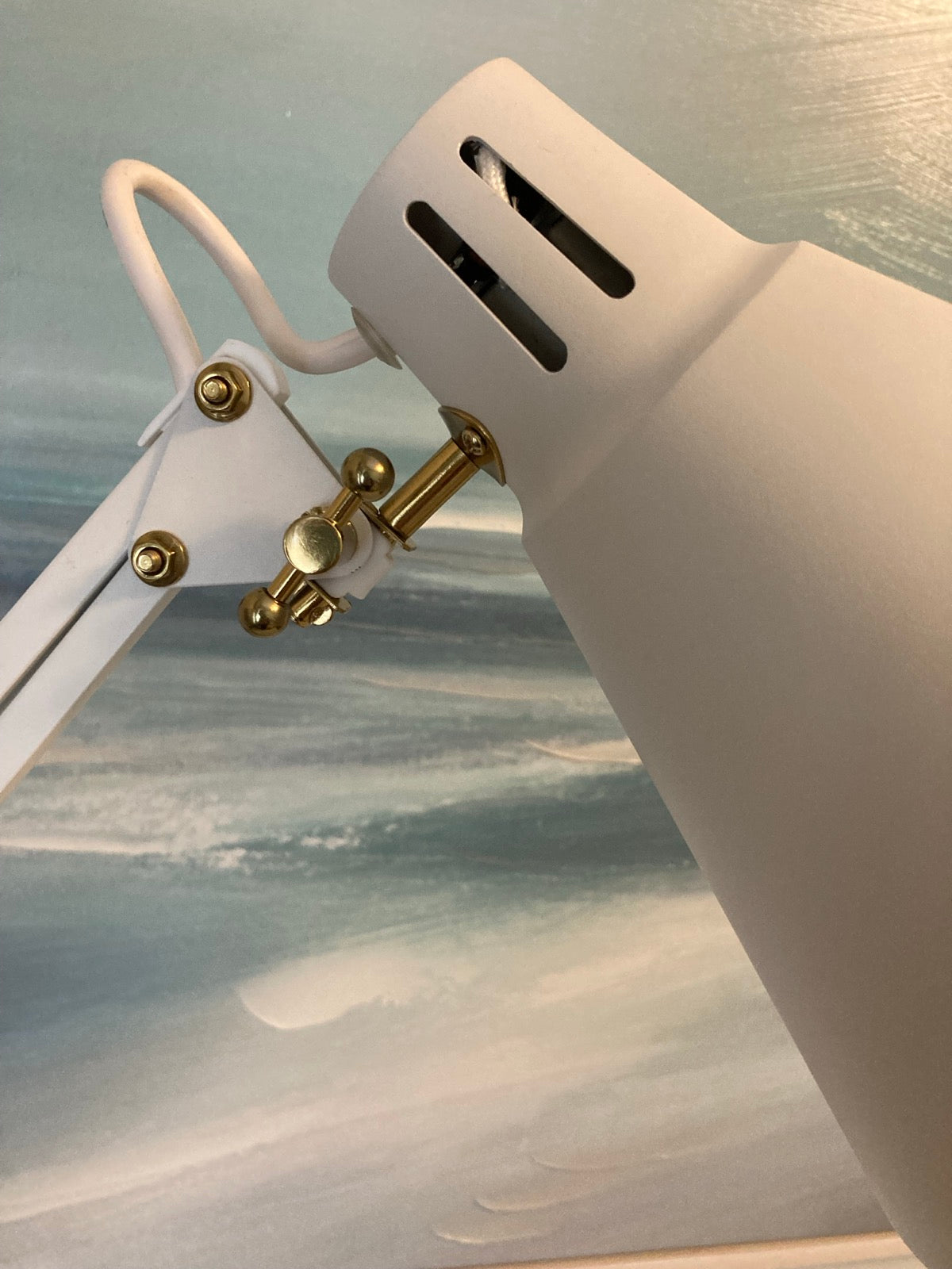 Jovial™ Shielded 150W Desk Lamp